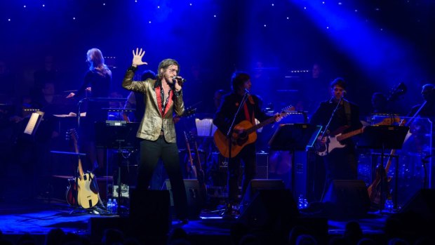 Tim Rogers kicks off the David Bowie: Nothing Has Changed concert with the Melbourne Symphony Orchestra.