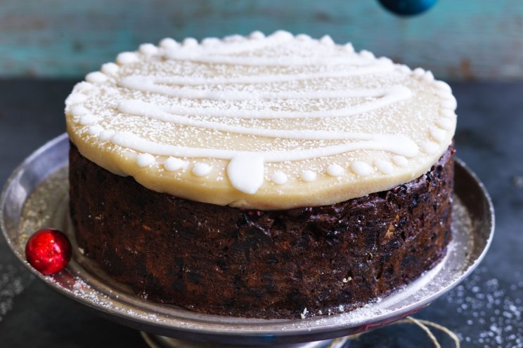 Amazing avocado gluten-free vegan Christmas cake recipe