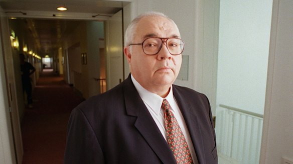 Nine's chief political correspondent Laurie Oakes will exit Parliament once and for all.