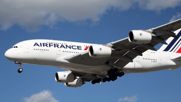 Airfrance Airbus A-380 lands at LAX.