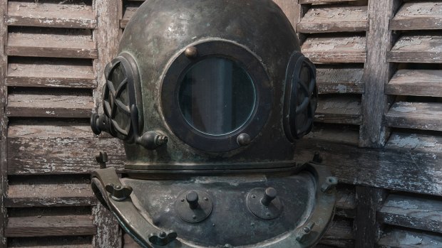 Yuge & David Bromley auction: This early 20th-century Japanese diving helmet sold for $3137 IBP.