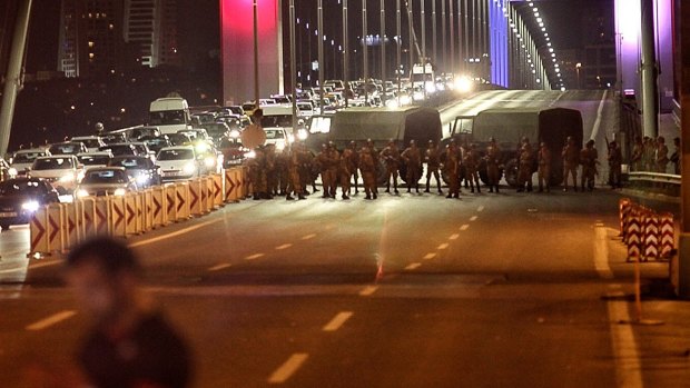 Istanbul's bridges across the Bosphorus, the strait separating the European and Asian sides of the city, have been closed to traffic by soldiers.