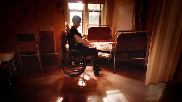 A parliamentary report recommends that Victoria legalise assisted suicide for the terminally ill.