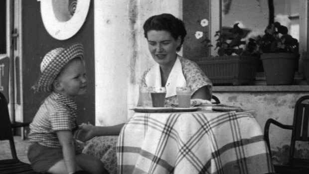 Mark Colvin dining with his mother Anne in Carorle, Italy. 