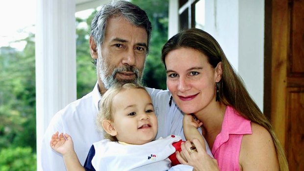 Xanana Gusmao, son Alexandre and Kirsty Sword Gusmao in 2002.