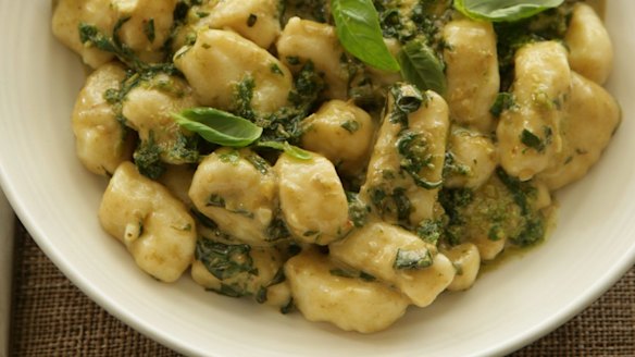 Gnocchi with pesto cream.