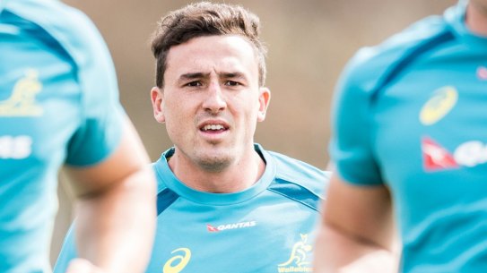 ACT Brumbies fullback Tom Banks has bolted into the Wallabies' training squad to replace Dane Haylett Petty. 