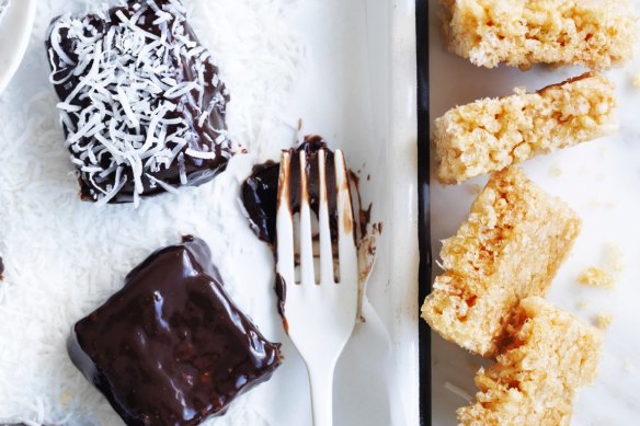 Adam Liaw's crunchy lamingtons (with rice bubbles).