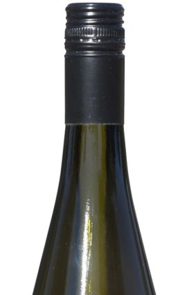 Helm Classic Dry Riesling 2015 offers succulent balance in the mouth.