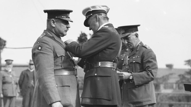Major-General Sir Charles Rosenthal being awarded the Colonial Auxillary Forces Offices' decoration by Governor-General Lord Foster, Victoria Barracks, Sydney, June 4, 1924.