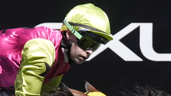 Warp Speed is pipped at the post by Knight’s Choice.