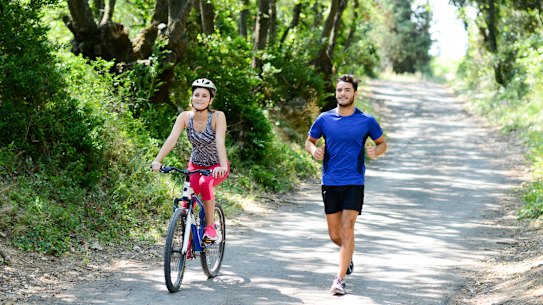 People taking more than 10,000 steps per day rarely outlived those taking at least 7000.