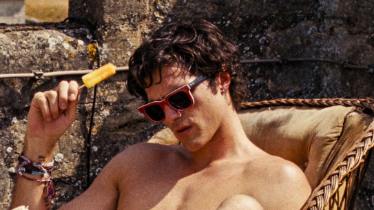 Jacob Elordi as the charismatic Felix Catton, the object of Oliver’s affections.