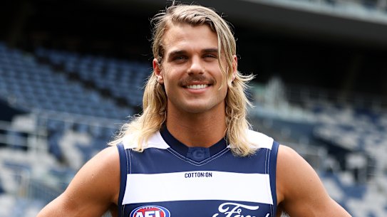 The Cats unveil their recruit Bailey Smith.