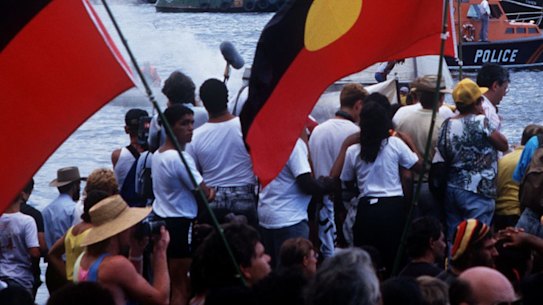 An Aboriginal flag should fly from the top of the bridge permanently.
