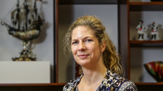 Failed fashion ball claims Powerhouse Museum director