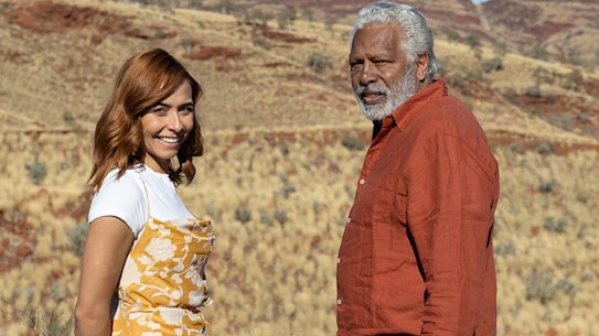 Brooke Blurton은 NITV 및 SBS의 Ernie Dingo와 함께 Going Places에서 Ernie Dingo에 합류했습니다.