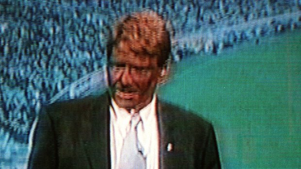 Sam Newman in blackface after Nicky Winmar didn't appear on The Footy Show in 1999.