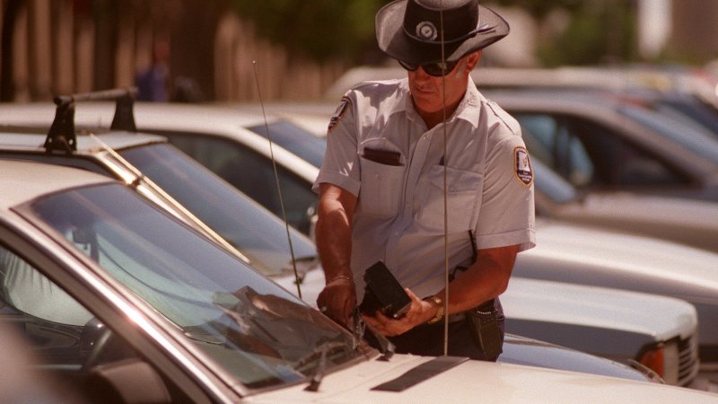 upside-down-logic-of-parking-inspectors-leaves-driver-fuming