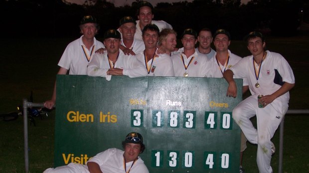 David Dick (pictured fourth from the left, up the top) captained Glen Iris' Div 3 premiership win against Boroondara in 2005.