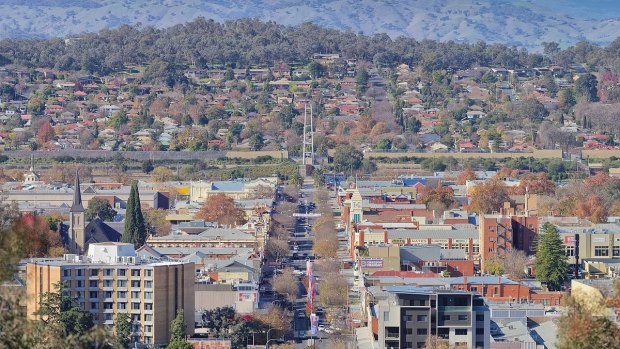 Albury's median house price fell 4.3 per cent over the year, while Wodonga increased 1.6 per cent.