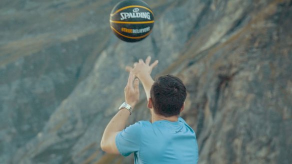 Perth trio How Ridiculous set world record for highest basketball shot