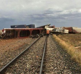 A train derailment east of Kalgoorlie has blocked deliveries in and out of WA since Friday. 