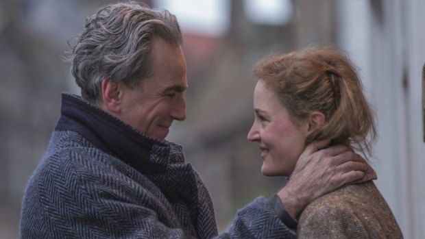 Daniel Day-Lewis stars as ?Reynolds Woodcock? and Vicky Krieps stars as ?Alma? in writer/director Paul Thomas Anderson?s PHANTOM THREAD, a Focus Features release. Credit : Laurie Sparham / Focus Features Daniel Day-Lewis as "Reynolds Woodcock" and Vicky Krieps as "Alma" in the film Phantom Thread.?