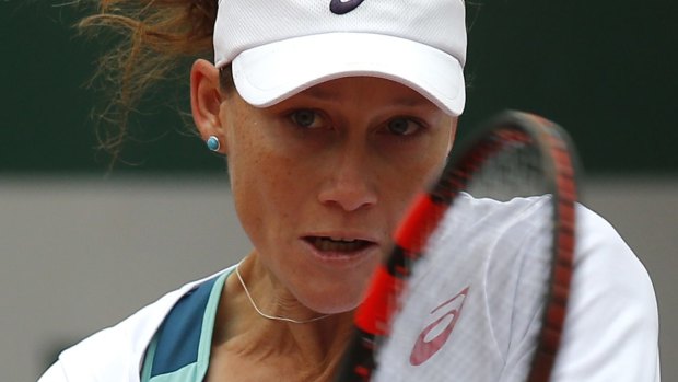 Samantha Stosur was completely outplayed by Garbine Muguruza during their French Open semi-final on Friday.