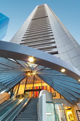 Dexus Property and its unlisted fund have bought a 50 per cent stake in MLC Centre, Sydney.