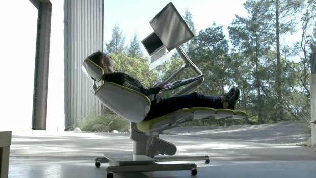 The Altdesk that allows you to lay down while working.
