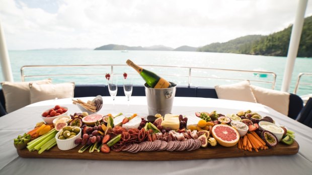 Have lunch in the Whitsundays.