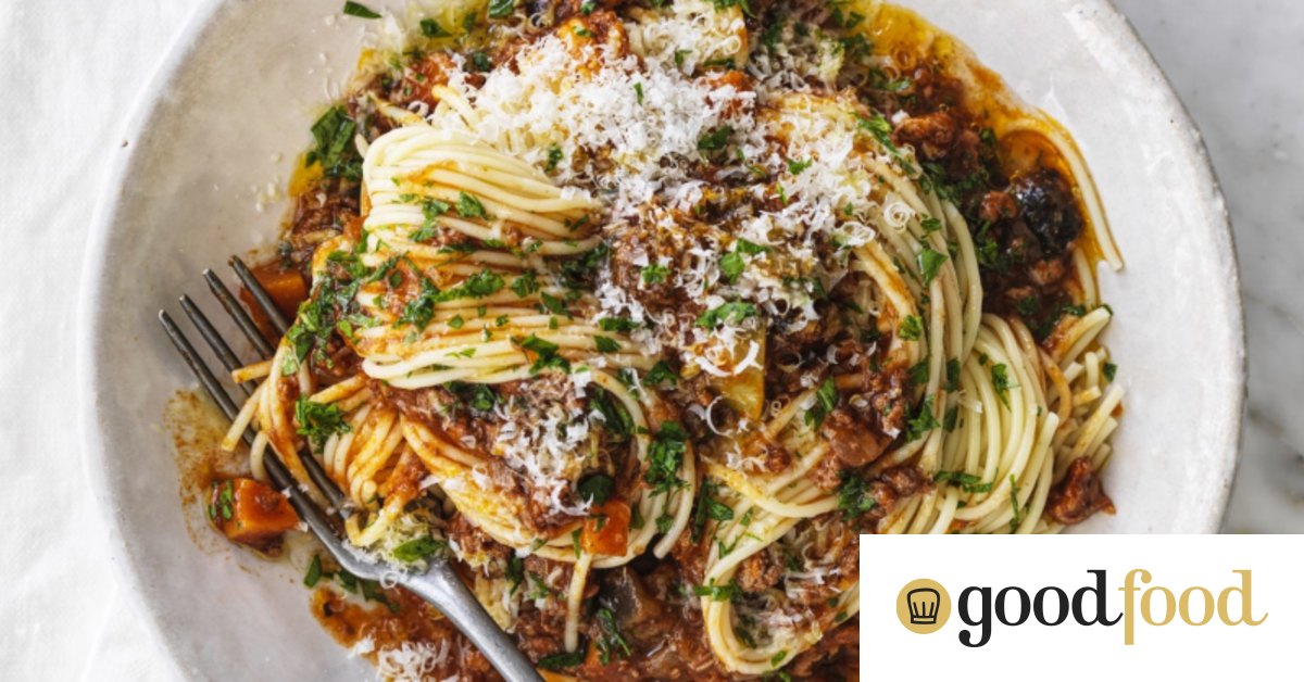 Does milk really belong in bolognese sauce?
