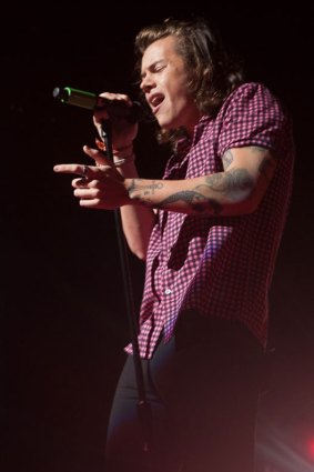 Thousands of fans turned out to see boy band One Direction play at Domain Stadium on Friday night.
