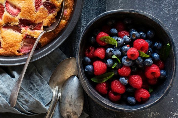 Serve the berries with a cake for afternoon tea.