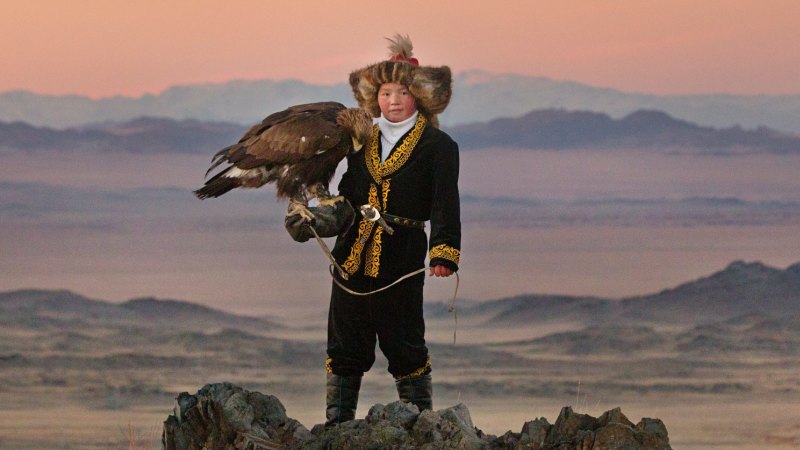 The Eagle Huntress Is An Amazing Documentary But Is It