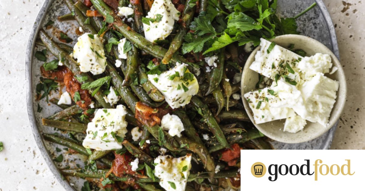 Greek green beans with tomato, onion and feta