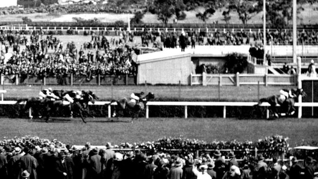 Phar Lap returned to claim the 1930 Melbourne Cup.