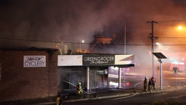 Emergency services extinguished a fire at a Goulburn cafe on Monday night.