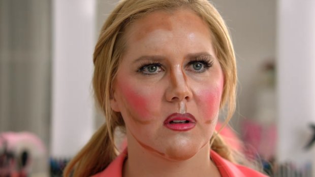 Celebrity makeup artist, Liz Kelsh, says contouring should not be worn as an accessory. 
