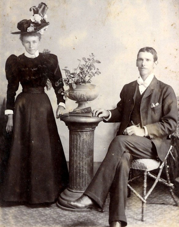 John and Annie (aka Beatrice) Pascoe, of Toowoomba. John was killed at Polygon Wood on September 26, 1917. Annie was left to bring up their six young children.