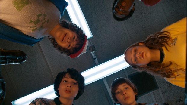 Who Is In Stranger Things Season 3 Cast New Characters