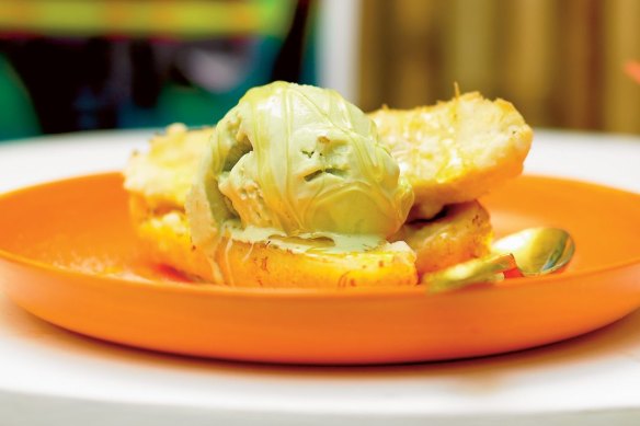 Matcha ice-cream with battered banana.