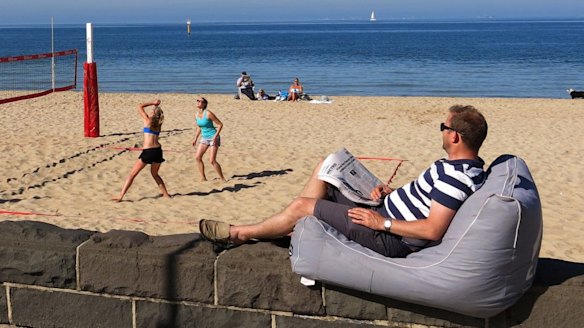 Lazy investors could do better than the diligent.