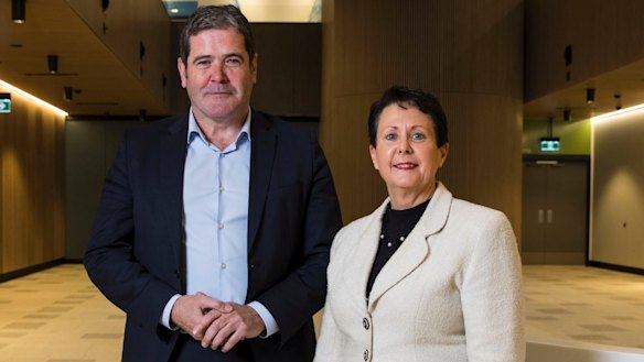 Deborah Latta, pictured here with Healthscope chief executive Gordon Ballantyne, has resigned as the chief executive of the Northern Beaches Hospital.