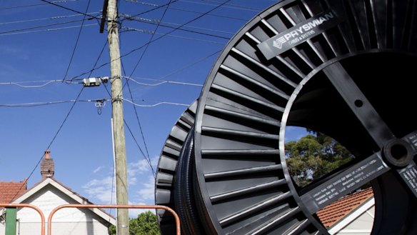 Ausgrid's sale to AustralianSuper and IFM Investors as part of a "unsolicited proposal" was harshly criticised by the NSW Auditor-General.