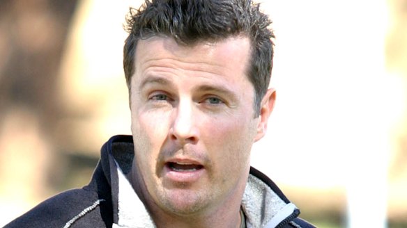 Simon Lowe once changed his name to Bonito Montiero, telling women it was Portuguese for "beautiful hunter". 