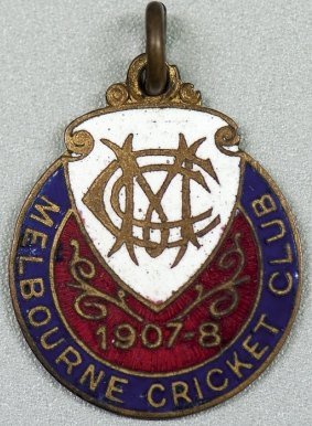 The badge for the MCC 1907/08 season   sold for $325.