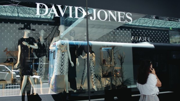 Big Australian department store chains David Jones and Woolworths must think twice before rejigging their customer loyalty programs, a UK expert says. 