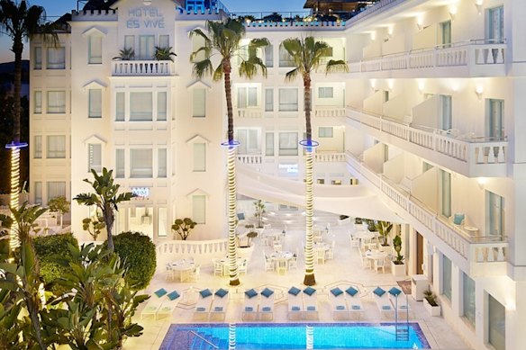 Credit: supplied FROM HOTEL WEBSITES
One time use for Traveller only
DAvid Whitley Traveller 10
CELEBRITY OWNED HOTELS